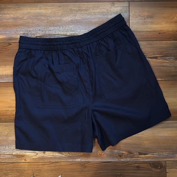 Lands’ End High Rise Drawstring 5" TENCEL™ Fiber Shorts medium 10-12 navy blue - Picture 5 of 8